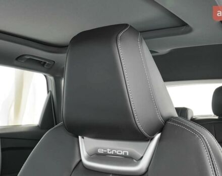 купить новое авто Ауди Q4 e-tron 2025 года от официального дилера Константин Альперович Ауди фото