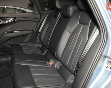 купить новое авто Ауди Q4 e-tron 2025 года от официального дилера Денис Фатов Ауди фото