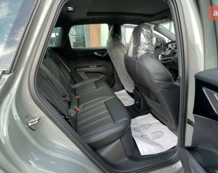 купить новое авто Ауди Q4 e-tron 2025 года от официального дилера E-SKM Позняки Ауди фото