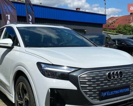 купить новое авто Ауди Q4 e-tron 2025 года от официального дилера Максим Ауди фото