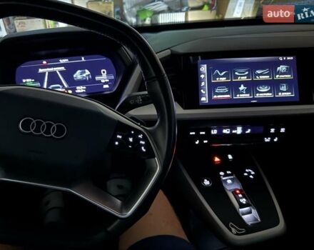 Серый Ауди Q4 e-tron, объемом двигателя 0 л и пробегом 70 тыс. км за 22700 $, фото 9 на Automoto.ua