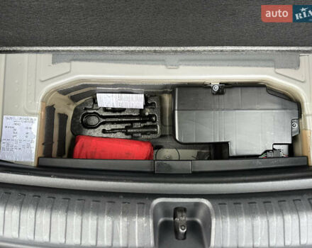 Серый Ауди Q4 e-tron, объемом двигателя 0 л и пробегом 130 тыс. км за 28000 $, фото 12 на Automoto.ua