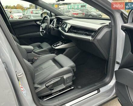 Серый Ауди Q4 e-tron, объемом двигателя 0 л и пробегом 130 тыс. км за 28000 $, фото 25 на Automoto.ua