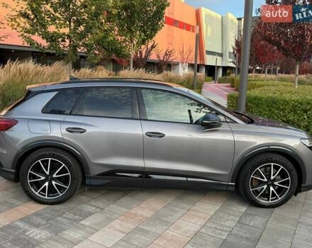 Сірий Ауді Q4 e-tron, об'ємом двигуна 0 л та пробігом 45 тис. км за 36200 $, фото 4 на Automoto.ua