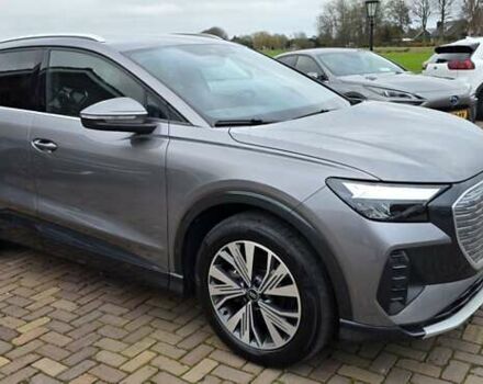 Серый Ауди Q4 e-tron, объемом двигателя 0 л и пробегом 129 тыс. км за 24532 $, фото 4 на Automoto.ua