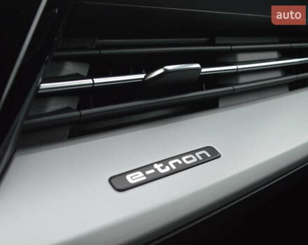 Серый Ауди Q4 e-tron, объемом двигателя 0 л и пробегом 22 тыс. км за 29999 $, фото 28 на Automoto.ua