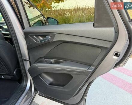 Сірий Ауді Q4 e-tron, об'ємом двигуна 0 л та пробігом 45 тис. км за 36200 $, фото 24 на Automoto.ua