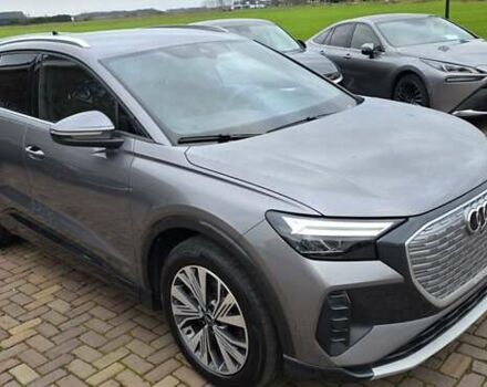 Серый Ауди Q4 e-tron, объемом двигателя 0 л и пробегом 129 тыс. км за 24532 $, фото 5 на Automoto.ua