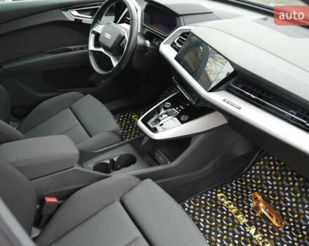 Серый Ауди Q4 e-tron, объемом двигателя 0 л и пробегом 22 тыс. км за 29999 $, фото 37 на Automoto.ua