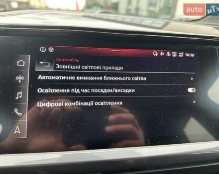 Серый Ауди Q4 e-tron, объемом двигателя 0 л и пробегом 45 тыс. км за 33850 $, фото 39 на Automoto.ua