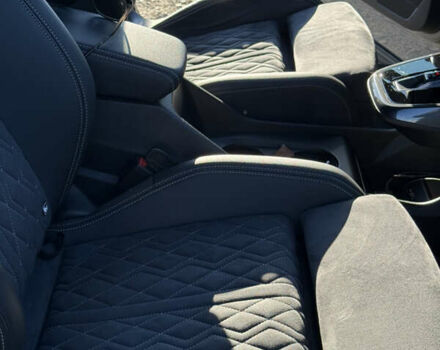 Серый Ауди Q4 e-tron, объемом двигателя 0 л и пробегом 110 тыс. км за 29800 $, фото 25 на Automoto.ua