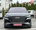 Серый Ауди Q4 e-tron, объемом двигателя 0 л и пробегом 45 тыс. км за 33850 $, фото 4 на Automoto.ua