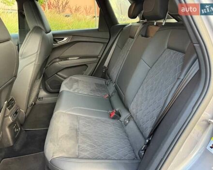 Сірий Ауді Q4 e-tron, об'ємом двигуна 0 л та пробігом 45 тис. км за 36200 $, фото 19 на Automoto.ua