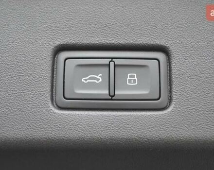 Серый Ауди Q4 e-tron, объемом двигателя 0 л и пробегом 22 тыс. км за 29999 $, фото 43 на Automoto.ua