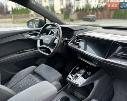 Серый Ауди Q4 e-tron, объемом двигателя 0 л и пробегом 45 тыс. км за 33850 $, фото 18 на Automoto.ua