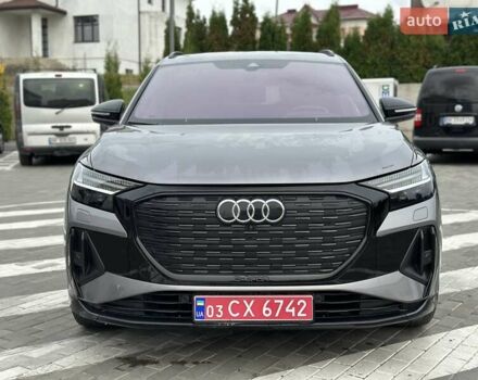 Серый Ауди Q4 e-tron, объемом двигателя 0 л и пробегом 45 тыс. км за 33850 $, фото 5 на Automoto.ua