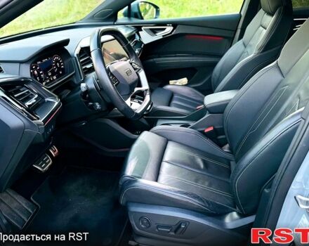Сірий Ауді Q4 e-tron, об'ємом двигуна 0 л та пробігом 34 тис. км за 39500 $, фото 2 на Automoto.ua