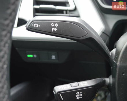 Серый Ауди Q4 e-tron, объемом двигателя 0 л и пробегом 22 тыс. км за 29999 $, фото 20 на Automoto.ua