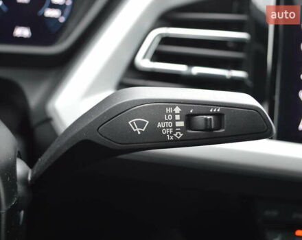 Серый Ауди Q4 e-tron, объемом двигателя 0 л и пробегом 22 тыс. км за 29999 $, фото 22 на Automoto.ua