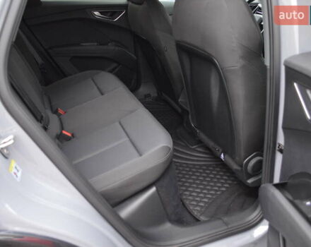 Серый Ауди Q4 e-tron, объемом двигателя 0 л и пробегом 22 тыс. км за 29999 $, фото 39 на Automoto.ua