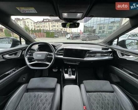 Серый Ауди Q4 e-tron, объемом двигателя 0 л и пробегом 45 тыс. км за 33850 $, фото 2 на Automoto.ua