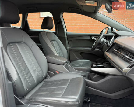 Серый Ауди Q4 e-tron, объемом двигателя 0 л и пробегом 50 тыс. км за 16900 $, фото 33 на Automoto.ua