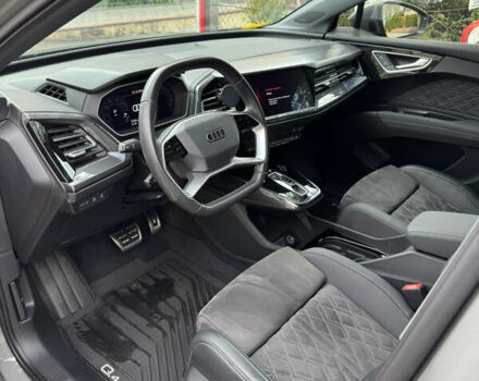 Серый Ауди Q4 e-tron, объемом двигателя 0 л и пробегом 10 тыс. км за 36900 $, фото 10 на Automoto.ua
