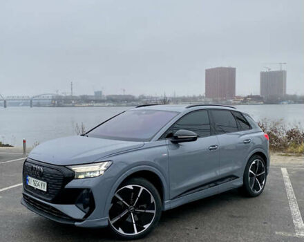 Сірий Ауді Q4 e-tron, об'ємом двигуна 0 л та пробігом 41 тис. км за 33900 $, фото 3 на Automoto.ua