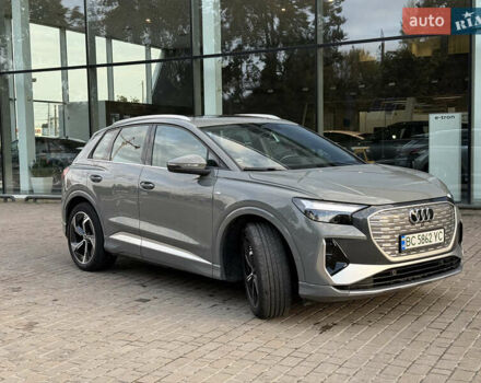Сірий Ауді Q4 e-tron, об'ємом двигуна 0 л та пробігом 11 тис. км за 30000 $, фото 4 на Automoto.ua
