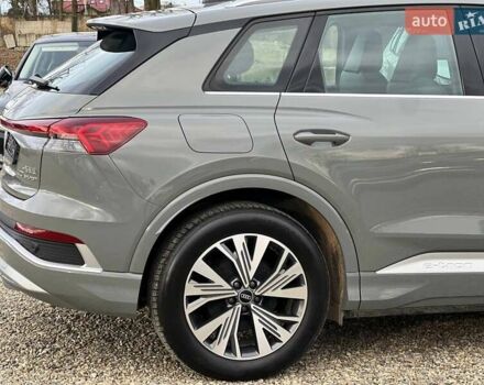 Серый Ауди Q4 e-tron, объемом двигателя 0 л и пробегом 16 тыс. км за 26999 $, фото 10 на Automoto.ua