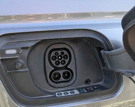 Серый Ауди Q4 e-tron, объемом двигателя 0 л и пробегом 68 тыс. км за 33300 $, фото 23 на Automoto.ua