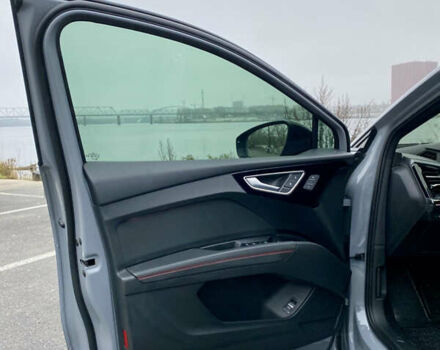 Сірий Ауді Q4 e-tron, об'ємом двигуна 0 л та пробігом 41 тис. км за 33900 $, фото 26 на Automoto.ua