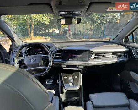Серый Ауди Q4 e-tron, объемом двигателя 0 л и пробегом 32 тыс. км за 27500 $, фото 14 на Automoto.ua