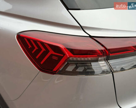 Серый Ауди Q4 e-tron, объемом двигателя 0 л и пробегом 50 тыс. км за 16900 $, фото 16 на Automoto.ua