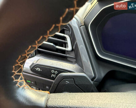 Сірий Ауді Q4 e-tron, об'ємом двигуна 0 л та пробігом 11 тис. км за 30000 $, фото 29 на Automoto.ua