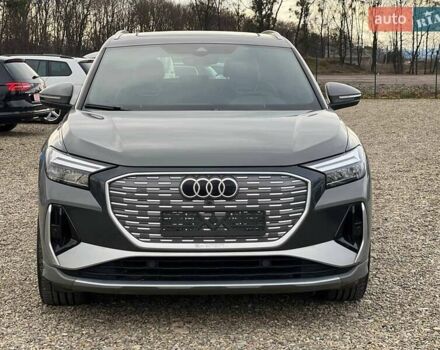 Серый Ауди Q4 e-tron, объемом двигателя 0 л и пробегом 16 тыс. км за 26999 $, фото 2 на Automoto.ua