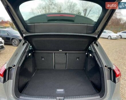 Серый Ауди Q4 e-tron, объемом двигателя 0 л и пробегом 16 тыс. км за 26999 $, фото 28 на Automoto.ua