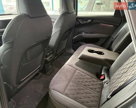 Ауди Q4 e-tron 2023 в Ивано-Франковске на Automoto.ua Серый Ауди Q4 e-tron, объемом двигателя 0 л и пробегом 13 тыс. км за 33500 $, фото 8 на Automoto.ua