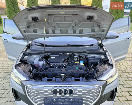 Серый Ауди Q4 e-tron, объемом двигателя 0 л и пробегом 55 тыс. км за 27500 $, фото 41 на Automoto.ua