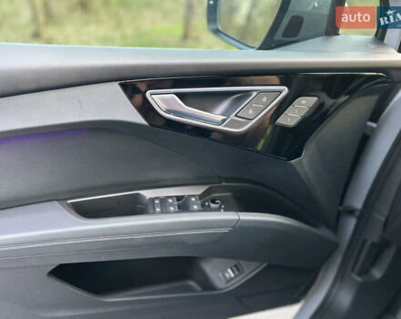 Сірий Ауді Q4 e-tron, об'ємом двигуна 0 л та пробігом 20 тис. км за 28800 $, фото 22 на Automoto.ua