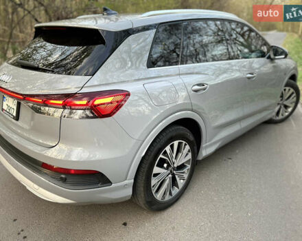 Сірий Ауді Q4 e-tron, об'ємом двигуна 0 л та пробігом 20 тис. км за 28800 $, фото 16 на Automoto.ua