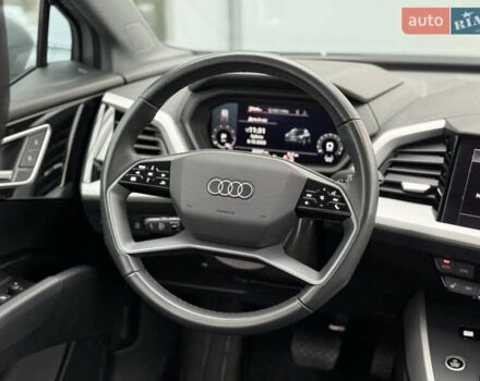 Сірий Ауді Q4 e-tron, об'ємом двигуна 0 л та пробігом 25 тис. км за 29790 $, фото 33 на Automoto.ua