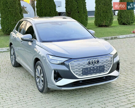 Серый Ауди Q4 e-tron, объемом двигателя 0 л и пробегом 55 тыс. км за 27500 $, фото 6 на Automoto.ua