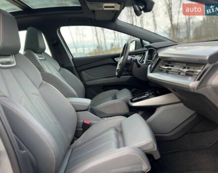 Серый Ауди Q4 e-tron, объемом двигателя 0 л и пробегом 20 тыс. км за 26999 $, фото 20 на Automoto.ua