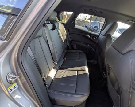 Ауди Q4 e-tron 2023 в Львове на Automoto.ua Серый Ауди Q4 e-tron, объемом двигателя 0 л и пробегом 68 тыс. км за 33800 $, фото 23 на Automoto.ua