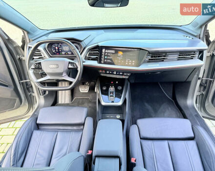 Серый Ауди Q4 e-tron, объемом двигателя 0 л и пробегом 55 тыс. км за 27500 $, фото 32 на Automoto.ua