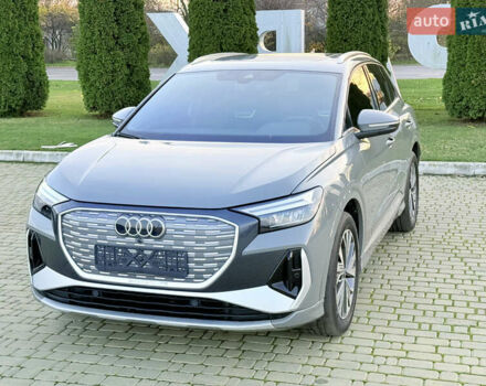 Серый Ауди Q4 e-tron, объемом двигателя 0 л и пробегом 55 тыс. км за 27500 $, фото 5 на Automoto.ua