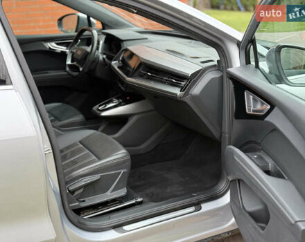 Серый Ауди Q4 e-tron, объемом двигателя 0 л и пробегом 50 тыс. км за 16900 $, фото 31 на Automoto.ua