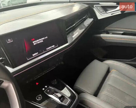 Сірий Ауді Q4 e-tron, об'ємом двигуна 0 л та пробігом 9 тис. км за 26500 $, фото 7 на Automoto.ua
