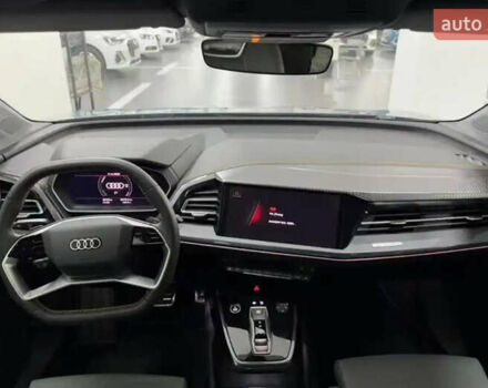 Серый Ауди Q4 e-tron, объемом двигателя 0 л и пробегом 5 тыс. км за 26999 $, фото 5 на Automoto.ua